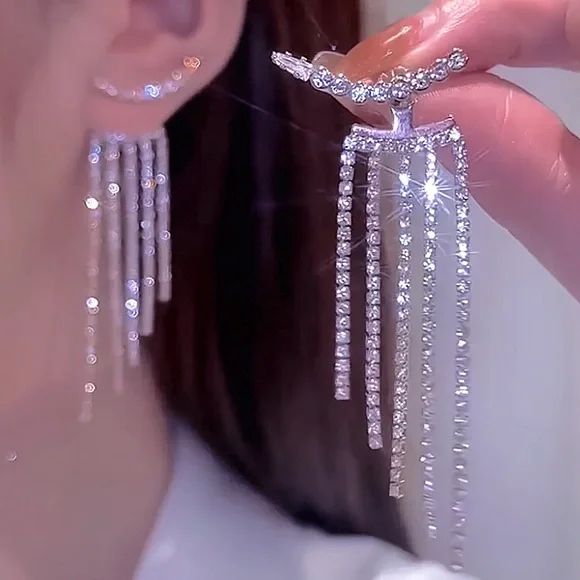 ⚜️𝟯𝟬%𝗢𝗙𝗙 𝗯𝘂𝗻𝗱𝗹𝗲𝘀 𝟯+⚜️ NEW Long Tassel Rhinestone Jacket Earrings - Picture 1 of 11